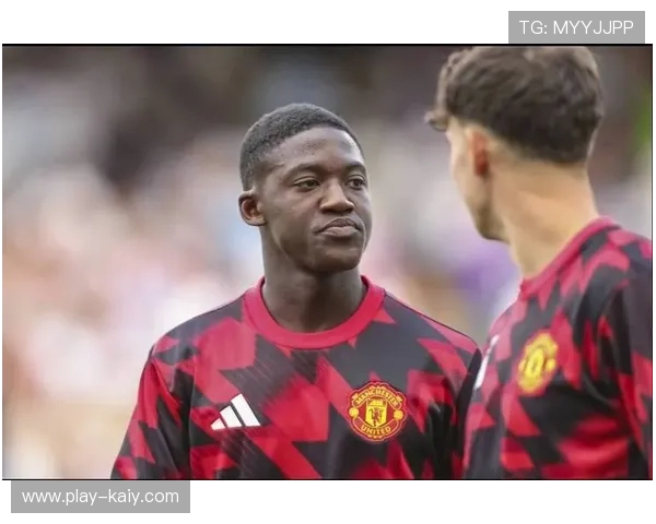 米兰关注曼联中场梅努，计划冬窗租借补强