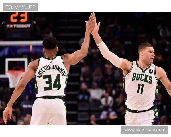 字母哥连续第10次入选全明星，雄鹿核心获队友波蒂斯和萨纳西斯祝贺展现团队认可